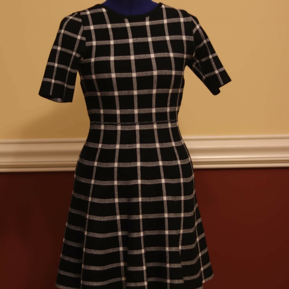 Black & white knit dress